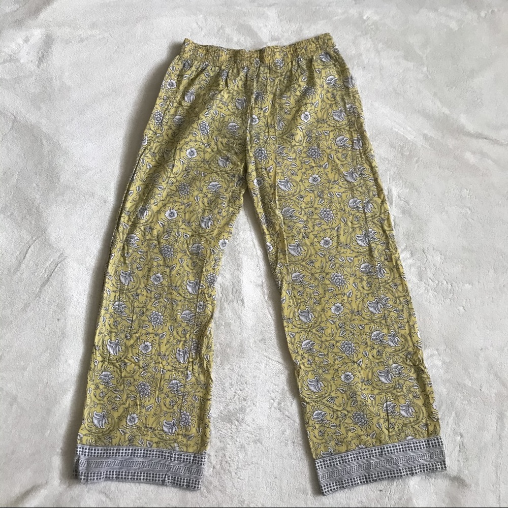 🌞 2/$20 World Market Patterned Pants